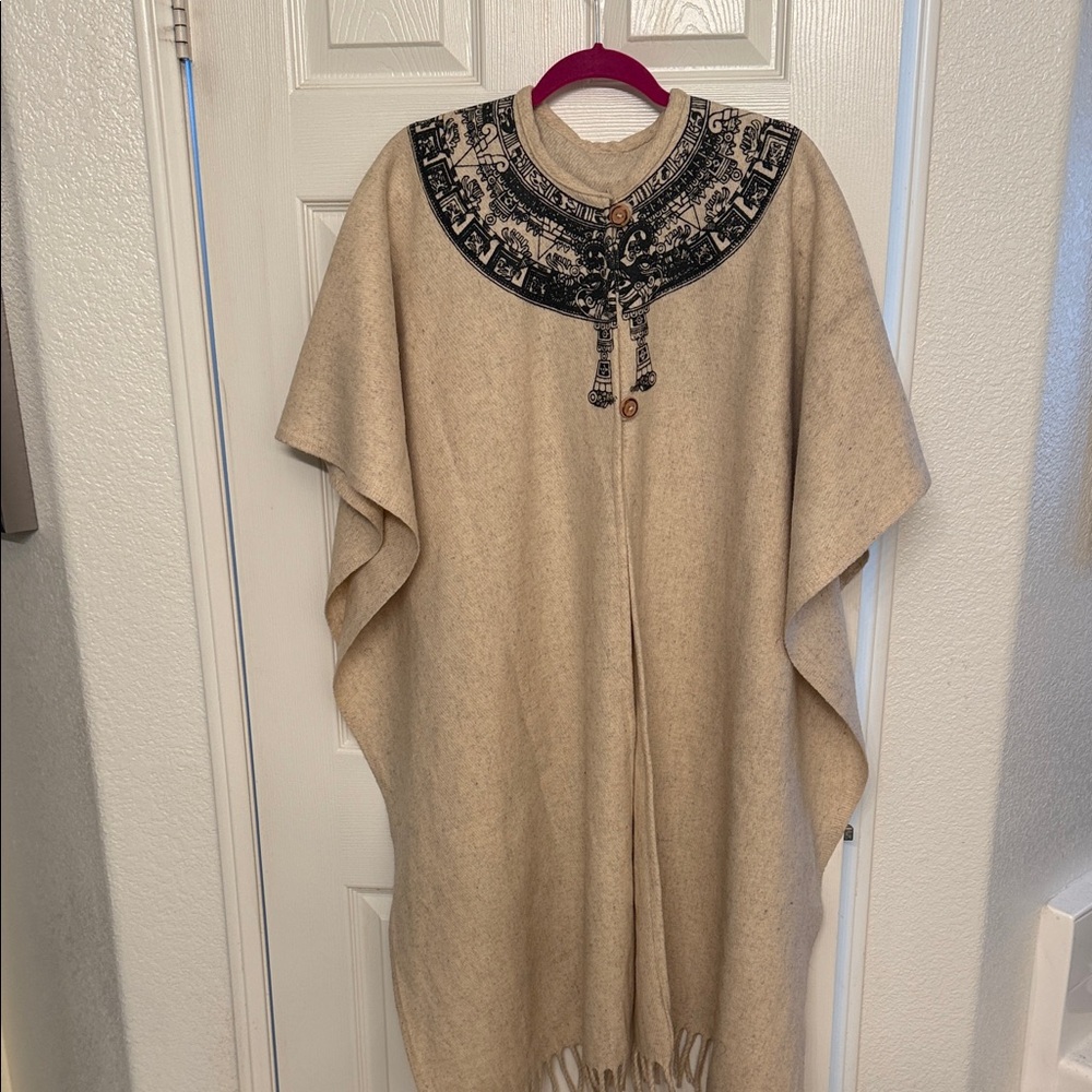 Authentic Spanish Wool cape
Vintage Boho Spanish